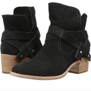 UGG Women's Elora Ankle Boot Size 11